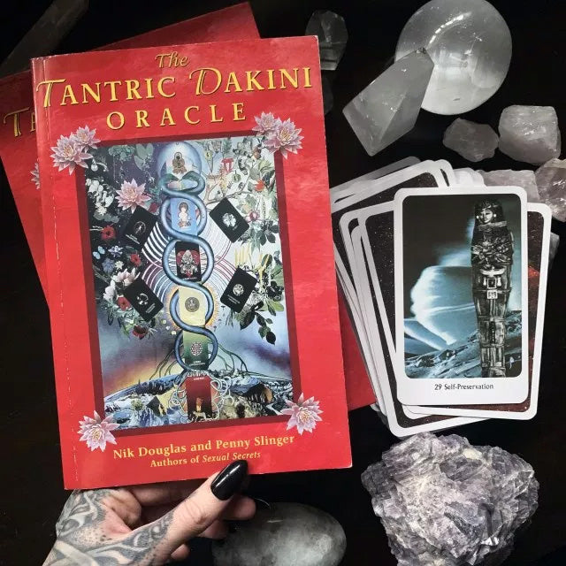 The Tantric Dakini Oracle 譚崔空行母神諭卡
